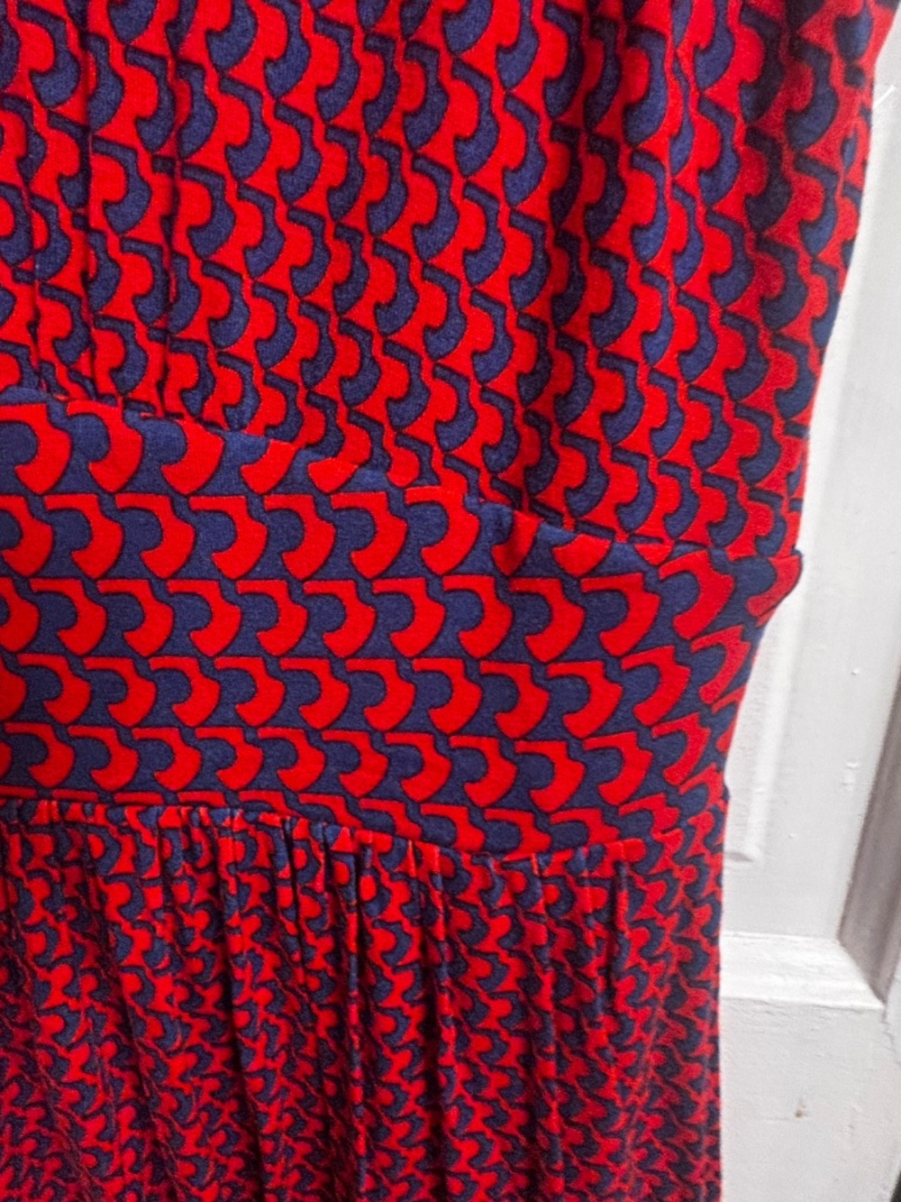 Boden Thea Sleeveless Midi Dress in Flame Scarlet, Arc Geo, 10 R - Picture 7 of 8